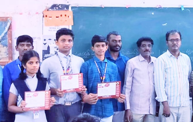 జిల్లా స్థాయికి ఎంపికైన లుంబిని విద్యార్థి విద్యార్థులు