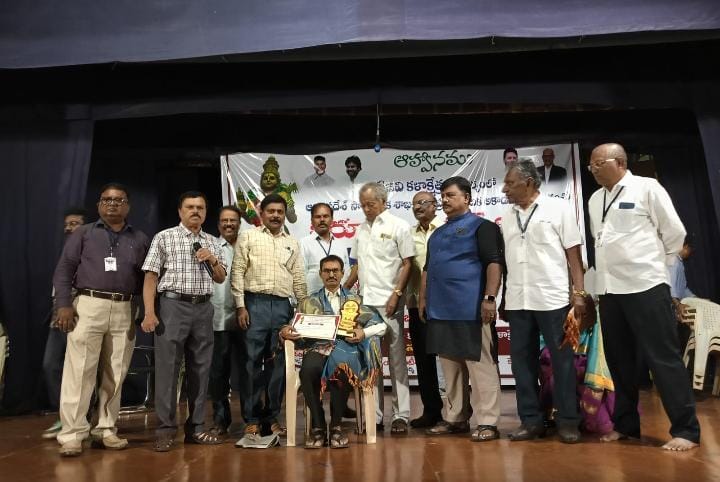 కర్నూలు ఉత్సవాల్లో కొప్పుల ప్రసాద్ కు సన్మానం.