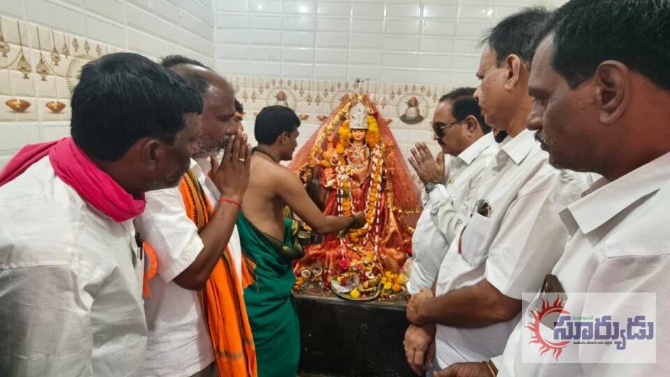 దొడర్నా తండా జగదాంబ మాత, హనుమాన్ ఆలయ ప్రతిష్ఠాపనలో పాల్గొన్న ప్రజా ట్రస్ట్ చైర్మన్ సీనియర్ బిజెపి నాయకులు భోస్లే మోహన్‌రావు పాటిల్