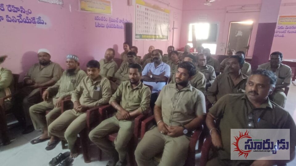 డ్రైవర్లకు రోడ్డు భద్రతపై అవగాహన ప్రమాదాల నివారణకు & ఇంధన పొదుపు పై శిక్షణ.