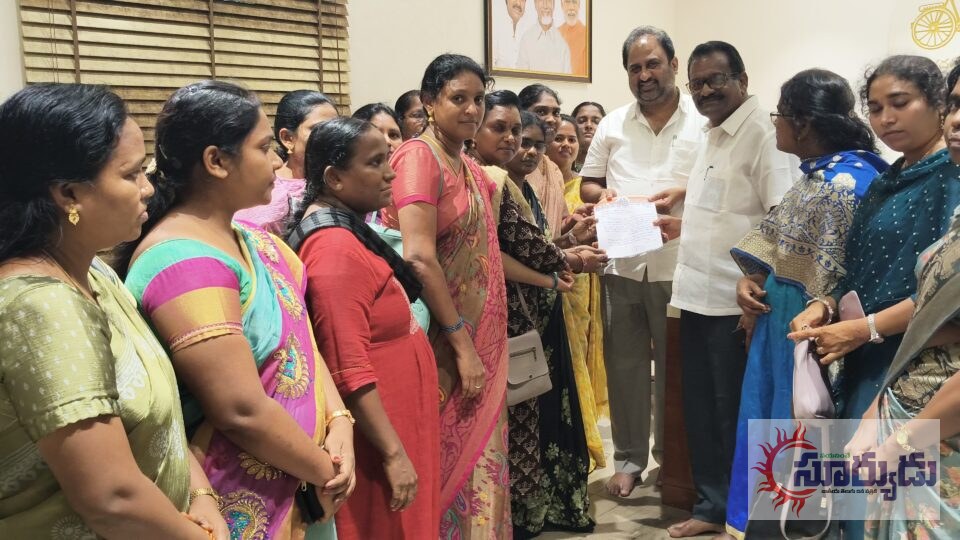గురుకుల పార్ట్ టైం టీచర్ల సమస్యలపై ఎమ్మెల్యేకు వినతి