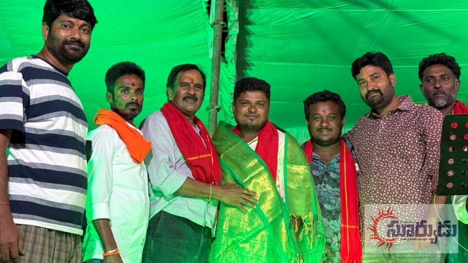 గణపతి లడ్డును వేలంలో రూ. 11,111 కు కైవసం చేసుకున్న రిపోర్టర్ తాహేర్…