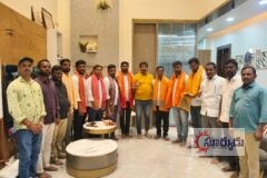 జిల్లా స్థాయి (బీజేవైఎం) నూతన కార్యవర్గంలో పదవులు పొందిన నాయకులకు ఘనంగా సన్మానించిన బైంసా మున్సిపల్ చైర్మన్ తూమొల్ల దత్తాత్రి