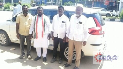 నిర్మల్‌లో కాంగ్రెస్ పార్టీ ఆధ్వర్యంలో నిర్వహించే ధర్నాకు బయలుదేరిన టీమ్ ఎం.ఏ. లతీఫ్ నాయకులు, కార్యకర్తలు.