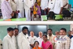 విద్యార్థుల కలలకు రెక్కలు..వికసిత్ భారత్ కు బాటలుఊడిమూడి పాఠశాలలో చిత్రలేఖనం పోటీలు-విజేతలకు బహుమతులు అందజేసిన మాజీ ఎమ్మెల్యే అయ్యాజీ వేమా