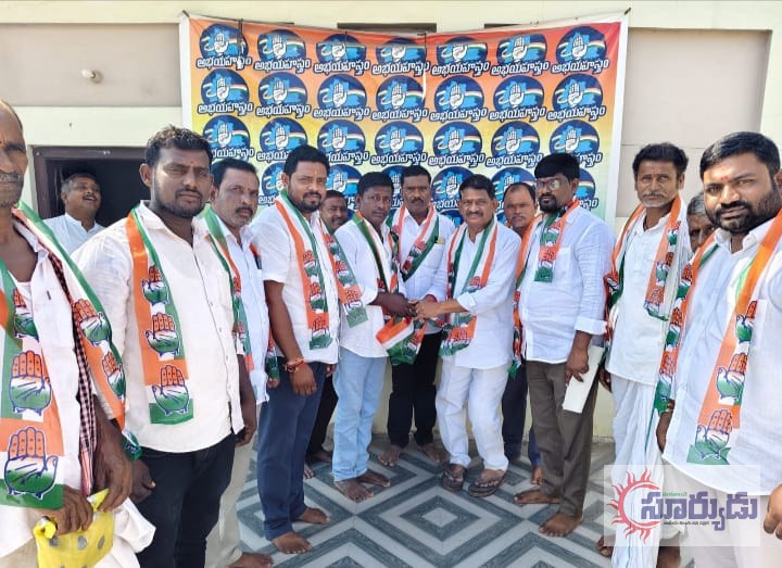 పల్సి గ్రామానికి చెందిన బిజెపి నాయకులు మాజీ శాసనసభ్యులు జి. విట్టల్ రెడ్డి ఆధ్వర్యంలో కాంగ్రెస్ పార్టీలో భారీ చేరికలు