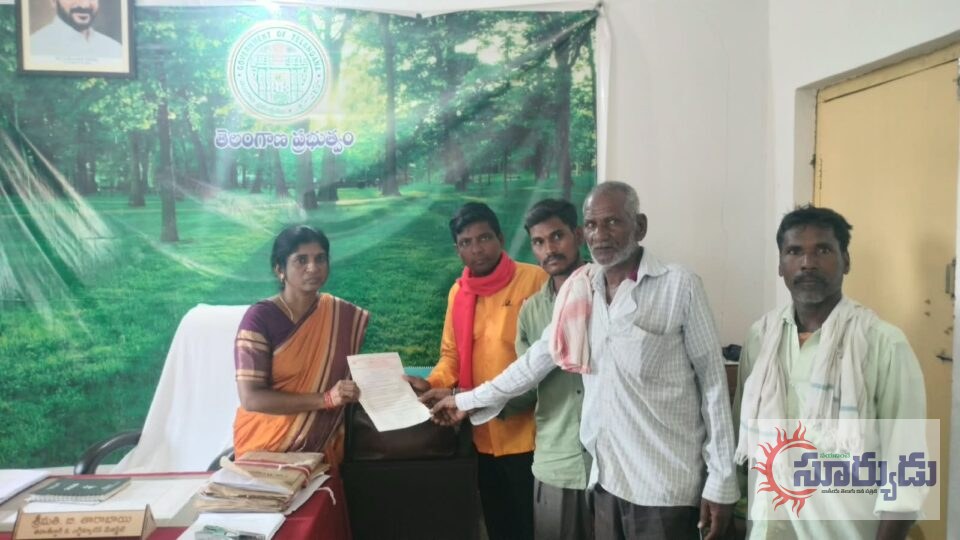 సిపిఎం పార్టీ ఆధ్వర్యంలో తహసీల్దార్ కు వినతి…