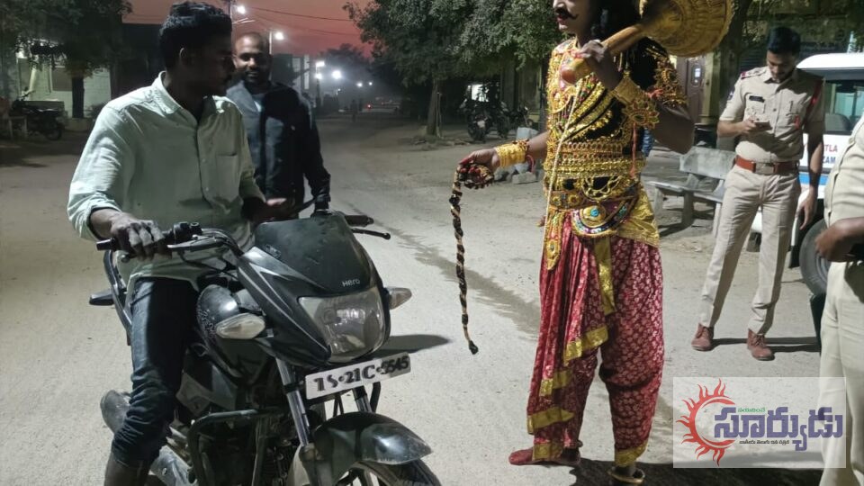ప్రజలను అనునిత్యం చైతన్య పరుస్తున్న నిజామాబాద్ పోలీస్ కళాబృందం.