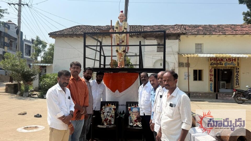 బీఆర్ఎస్ పార్టీ ఆధ్వర్యంలో గాంధీ జయంతి వేడుకలు ..