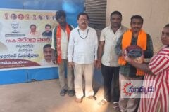 సేవా సంకల్ప్ అభియాన్ లో భాగంగా పారిశుద్ధ్య సిబ్బందికి నిత్యవసర కిట్ల పంపిణీ