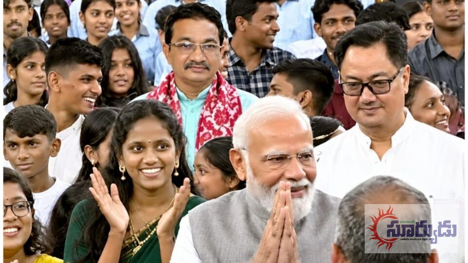 మారుమూల పల్లె నుంచి ఢిల్లీ పార్లమెంట్ వరకు-భవ్య శ్రీ  అద్భుత ప్రయాణం