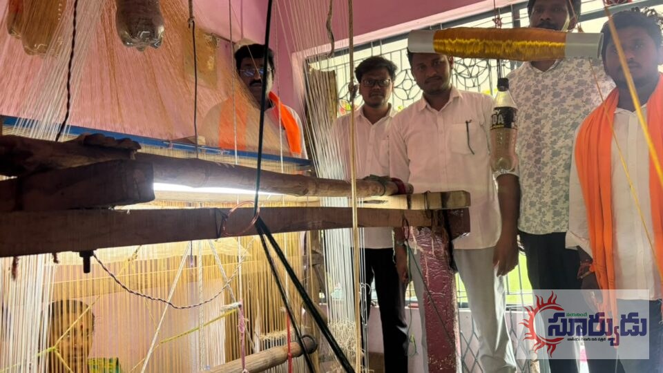 రామచంద్రపురం రూరల్లో స్వదేశీ వస్తువులపై అవగాహన