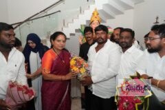 భైంసా పట్టణంలోని పిప్రి కాలనీకి చెందిన శంకర్‌ సహా పలువురు కవిత సమక్షంలో టీఆర్‌ఎస్‌లో చేరిక