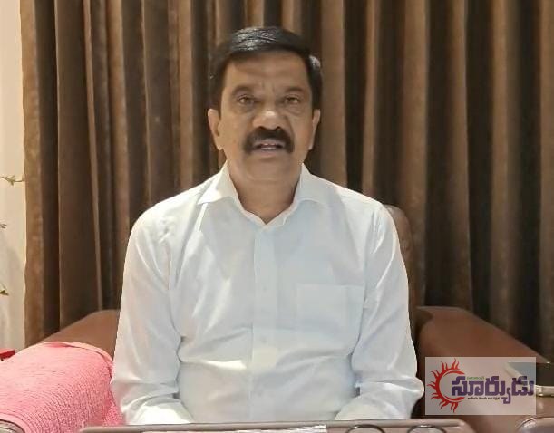 భీమ్‌గల్ ఎస్సై తిరుపతి వేధింపులే పోలస సుధాకర్ ఆత్మహత్యాయత్నానికి కారణం,