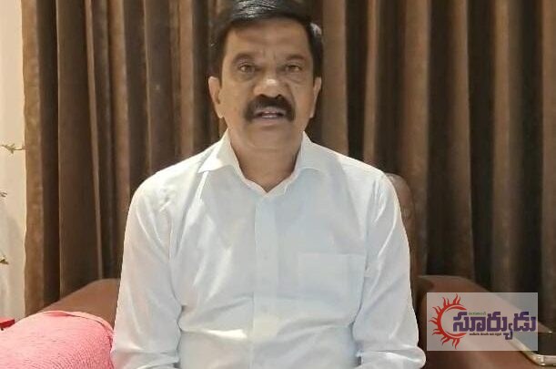 భీమ్‌గల్ ఎస్సై తిరుపతి వేధింపులే పోలస సుధాకర్ ఆత్మహత్యాయత్నానికి కారణం,