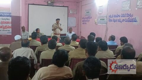 రోడ్డు భద్రతపై డ్రైవర్లకు అవగాహన-శిక్షణ కార్యక్రమం.