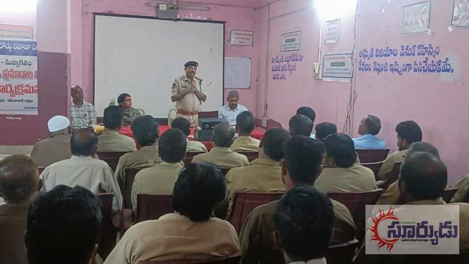 రోడ్డు భద్రతపై డ్రైవర్లకు అవగాహన-శిక్షణ కార్యక్రమం.