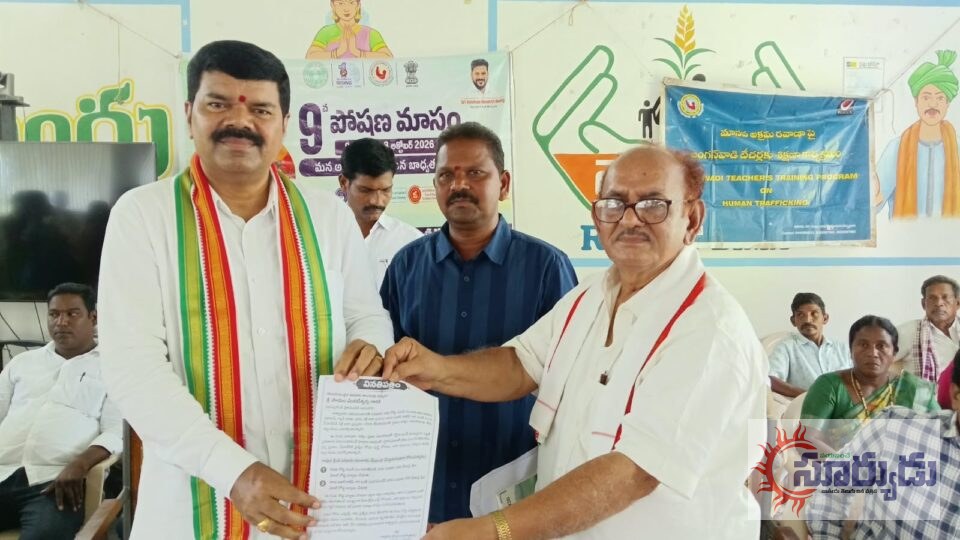 రెండు కీలక రహదారుల నిర్మాణానికి ఎమ్మెల్యే పాయం వెంకటేశ్వర్లు కి వినతి