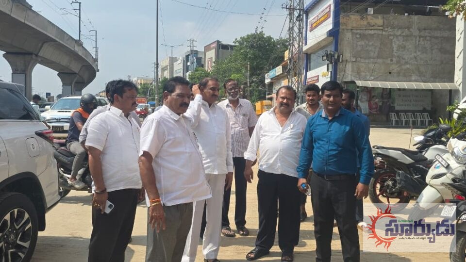 ప్రజా సౌకర్యాల కోసం వివేకానంద నగర్‌లో రహదారి విస్తరణకు చర్యలుఆర్టీసీ బస్సులు, ఆటోలు నిలిచేలా ప్రత్యేక ఏర్పాట్లు