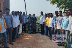 నిరుపేద కుటుంబనికి మానాల ట్రస్ట్ అండ.