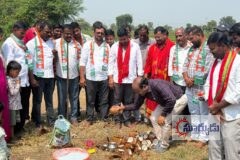 భీమ్ గల్ మండలం రూప్లా తండాగ్రామంలో రూ. 10 లక్షలతో నిర్మిస్తున్న గ్రామ సంఘం మహిళా VO నూతన భవన నిర్మాణానికి ఎంపీడీఓ గంగుల సంతోష్ కుమార్ భూమి పూజ ,