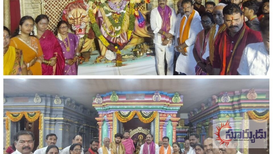 నవరాత్రి, దసరా ఉత్సవాల్లో పాల్గొని అమ్మవారికి ప్రత్యేక పూజలు నిర్వహించిన బండి రమేష్