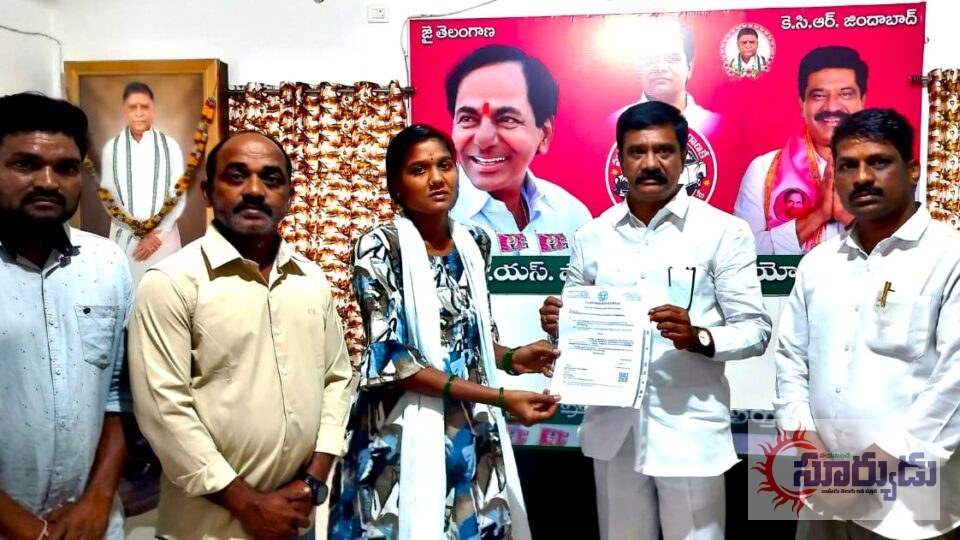 వైద్య ఖర్చుల నిమిత్తం రూ. 2 లక్షల ఎల్‌ఓసీ అందజేసిన ఎమ్మెల్యే వేముల ప్రశాంత్ రెడ్డి.