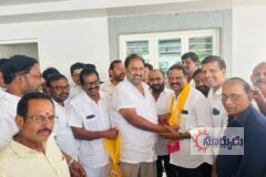 టీడీపీలో చేరిన ముమ్మిడివరం మాజీ సర్పంచ్ మట్ట రాంబాబు