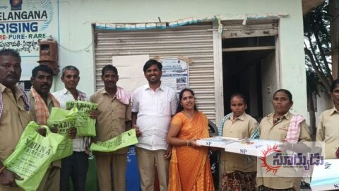 సిద్ధాపూర్ గ్రామపంచాయతీ కార్మికులకు దసరా కానుక