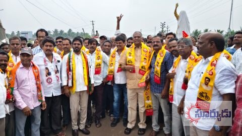 కాట్రేనికోన ఎంపీటీసీ-1 కూటమి అభ్యర్థిగా పి.ఎస్.ఎన్. రాజు నామినేషన్.. అంబేద్కర్ కు నివాళులు