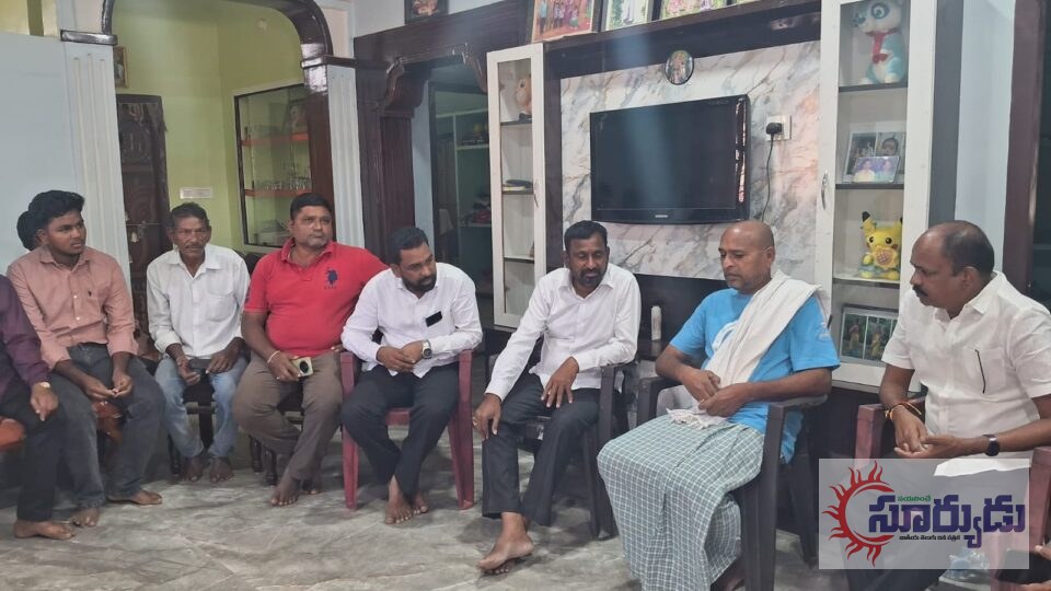 భీమ్గల్ మండలం లో బాధిత కుటుంబని పరామర్శించిన మానాల మోహన్ రెడ్డి*,