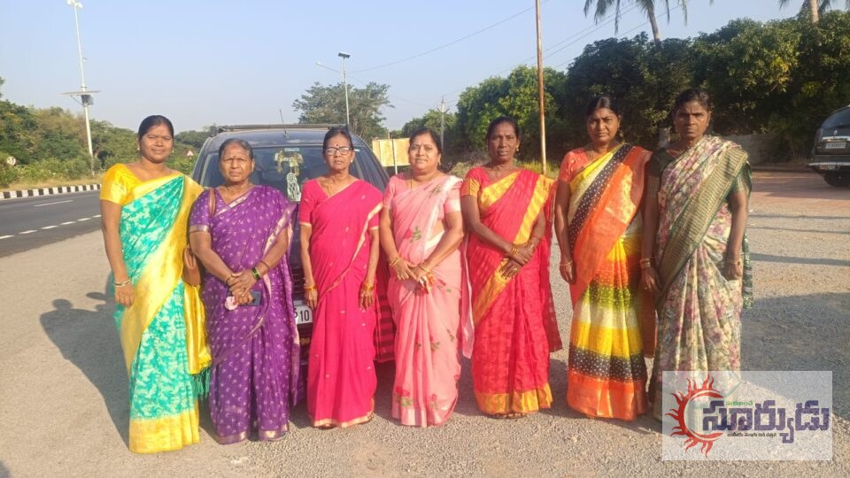కేంద్ర రాష్ట్ర ప్రభుత్వాలు అంగన్వాడి ఉద్యోగుల సమస్యలు పరిష్కరించాలి .