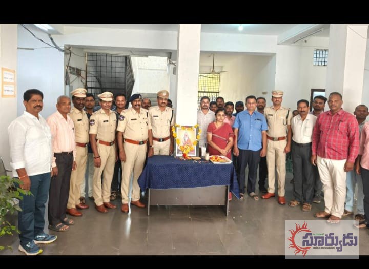 ఆదికవి మహర్షి వాల్మీకి సేవలను స్మరించుకున్న నిర్మల్ జిల్లా పోలీస్ శాఖ