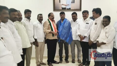 గ్రాడ్యుయేట్ల సమస్యల పరిష్కారానికి కృషి చేయాలి