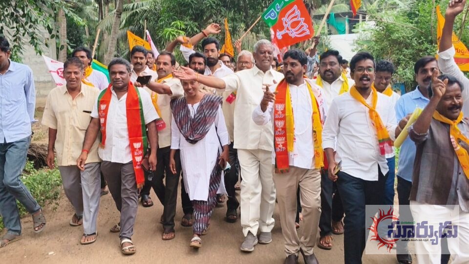 సత్తమ్మ తల్లి పూజలతో ఎన్నికల ప్రచారం ప్రారంభించిన కూటమి ఎంపీటీసీ అభ్యర్థి పచ్చుమట్ల సూర్యనారాయణ రాజు( విలేకర్ రాజు)