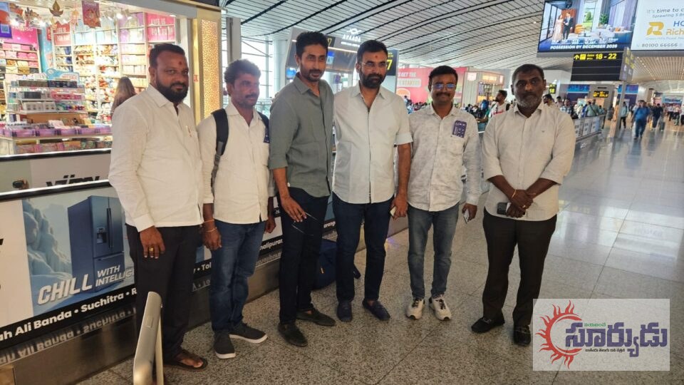 ఢిల్లీకి బయలుదేరిన కాంగ్రెస్ నాయకులు ..
