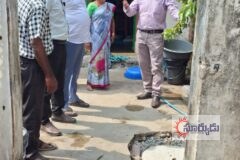 ఇంకుడు గుంతలతో భూగర్భ జలాల పెంపు- ప్రతి ఇంటి దగ్గర ఇంకుడు గుంత నిర్మించుకోవాలి   -ఎంపీడీవో గంగుల సంతోష్ కుమార్,